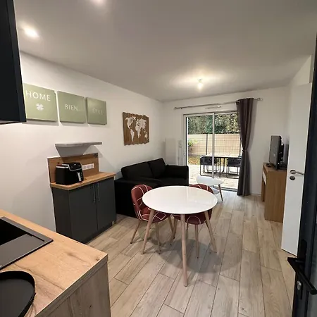 Maison 'home Bien-etre' 30m2 Avec Terrasse Et Jardin شقة شلانس